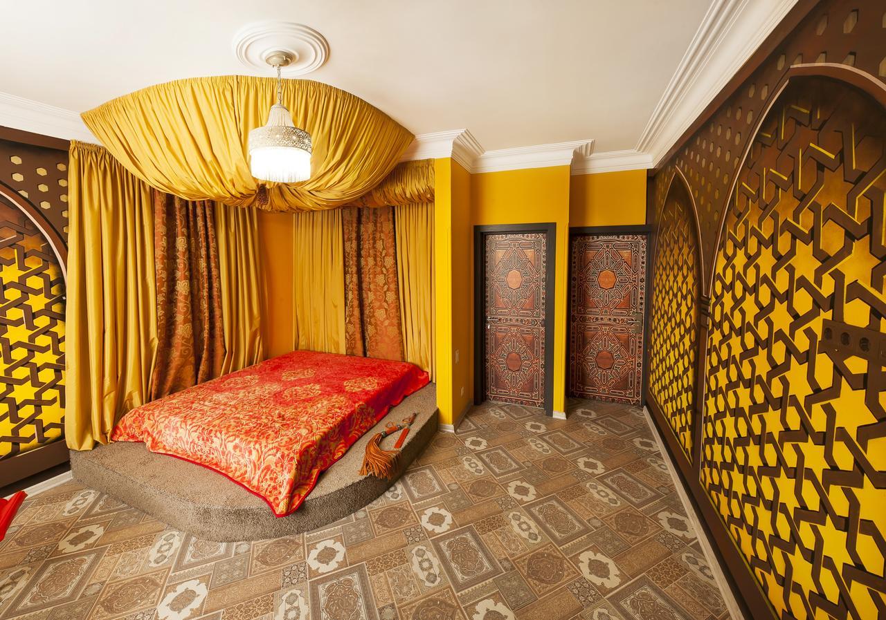 Dating Hotel Cherry Twins (Adults Only) Kiev Exterior photo